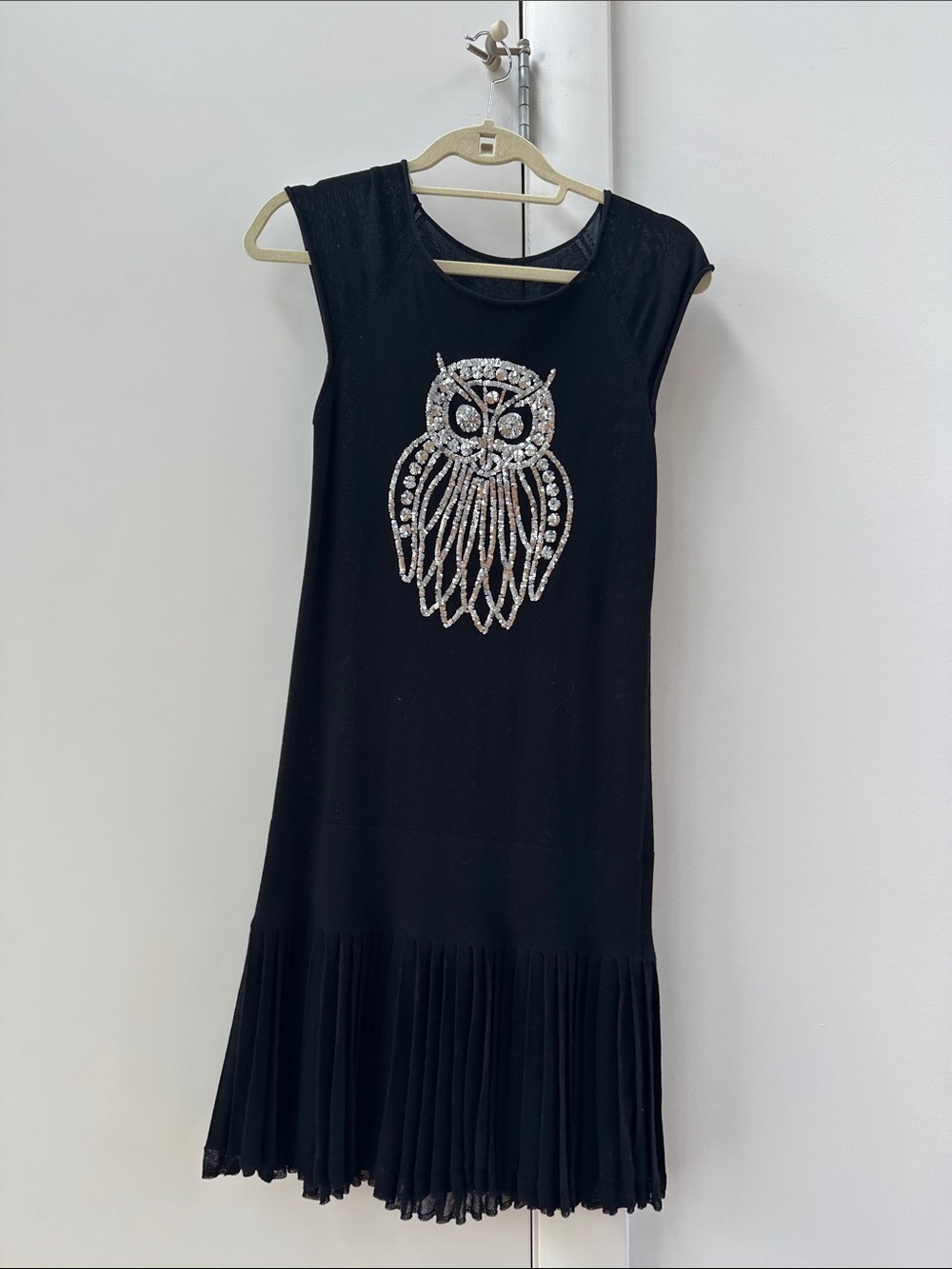 Black Sleeveless Midi Dress with Crystal Owl Motif